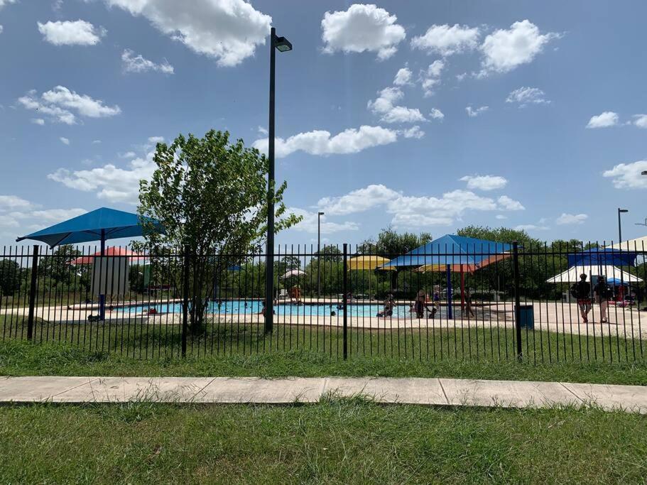 San Antonio Comfort 4 Bedroom 3 Bath Home 5 Mins From Sea World Esterno foto